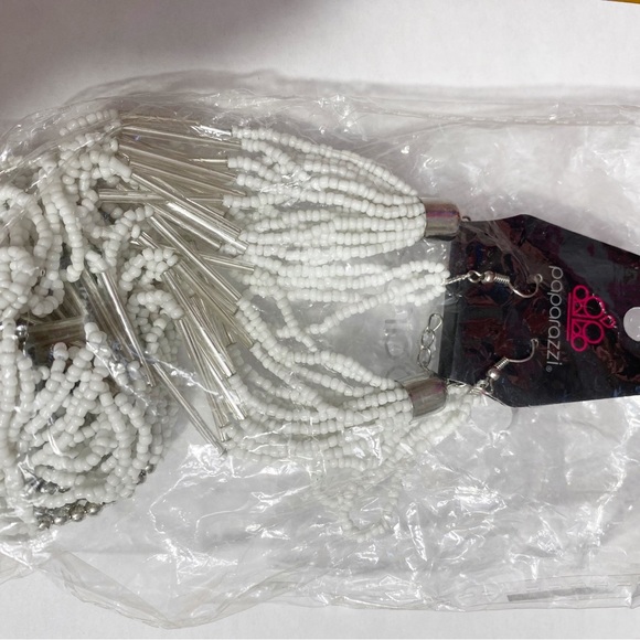 PAPARAZZI NWT multi strand seed bead medium length necklace with bonus earrings - Picture 5 of 5